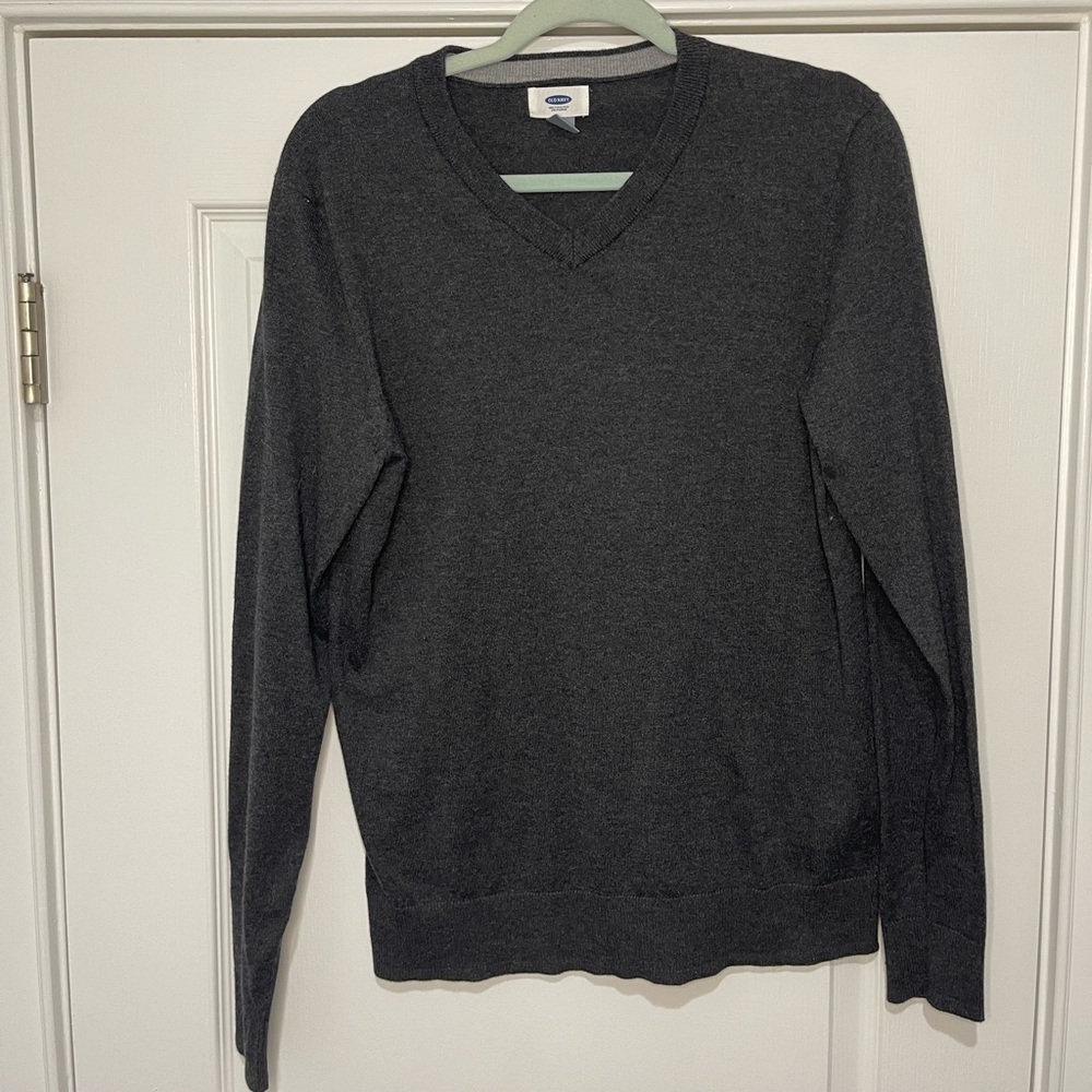 Old Navy Men’s lightweight V-neck